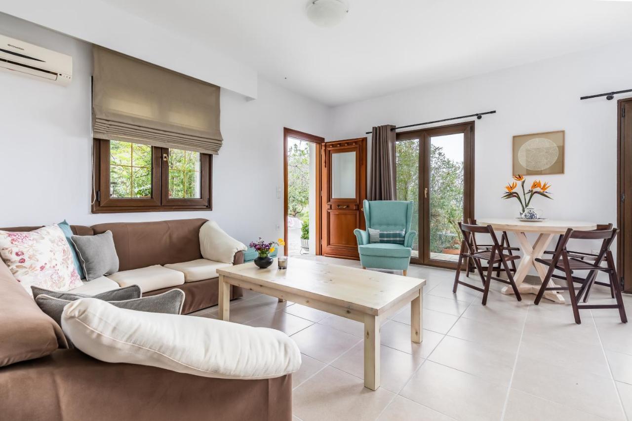 Oikia Guesthouse สตาฟิลอส ภายนอก รูปภาพ